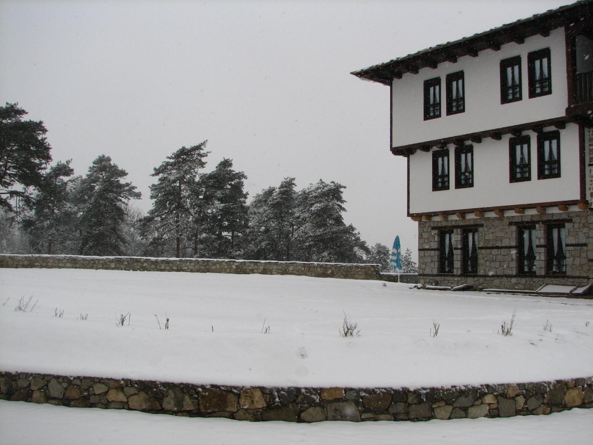 Family Hotel Kalifer Kalofer Exterior photo