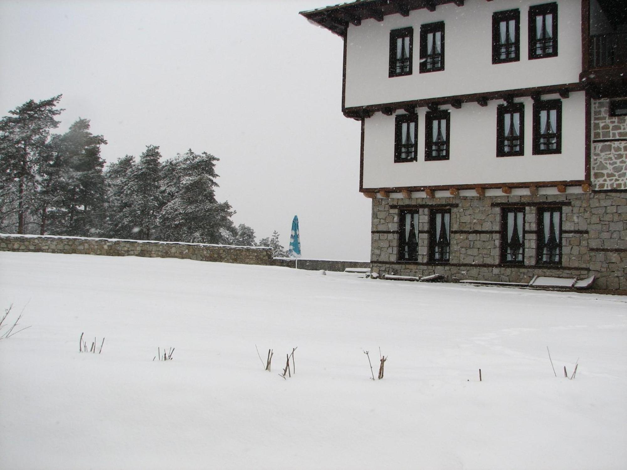 Family Hotel Kalifer Kalofer Exterior photo