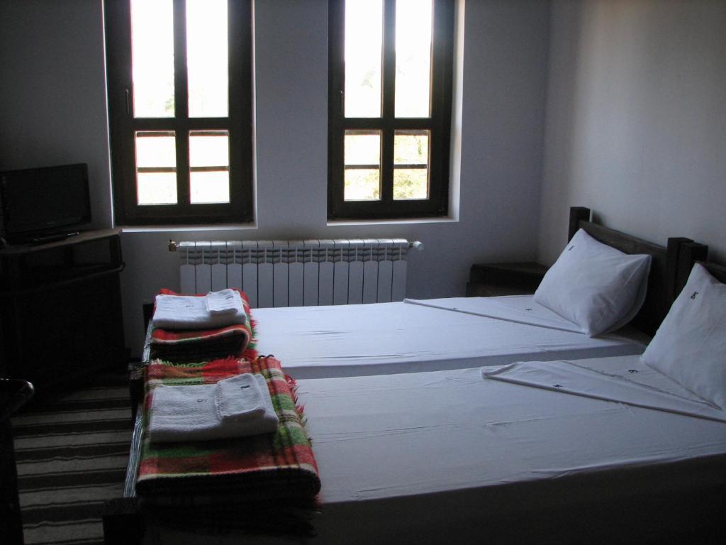 Family Hotel Kalifer Kalofer Room photo