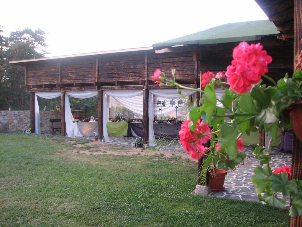 Family Hotel Kalifer Kalofer Exterior photo