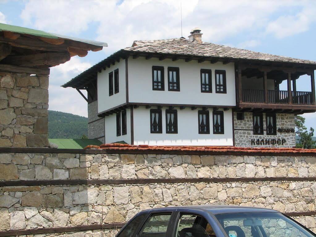 Family Hotel Kalifer Kalofer Exterior photo